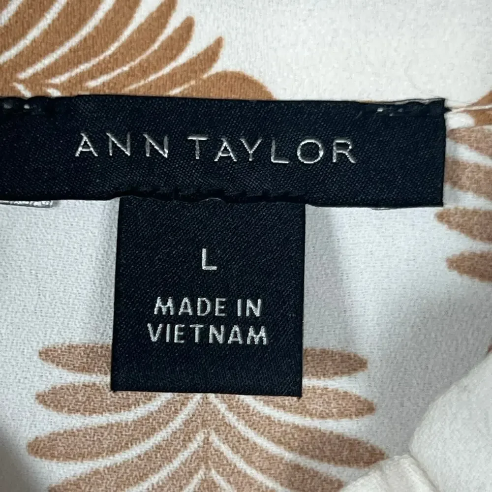 Ann Taylor Women's Size L Ruffle Neck Button-Up Top Blousy Relaxed Fit Career